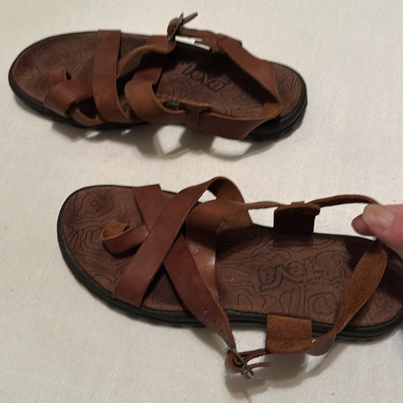 Teva brown leather sandals 🤎 - Picture 2 of 6